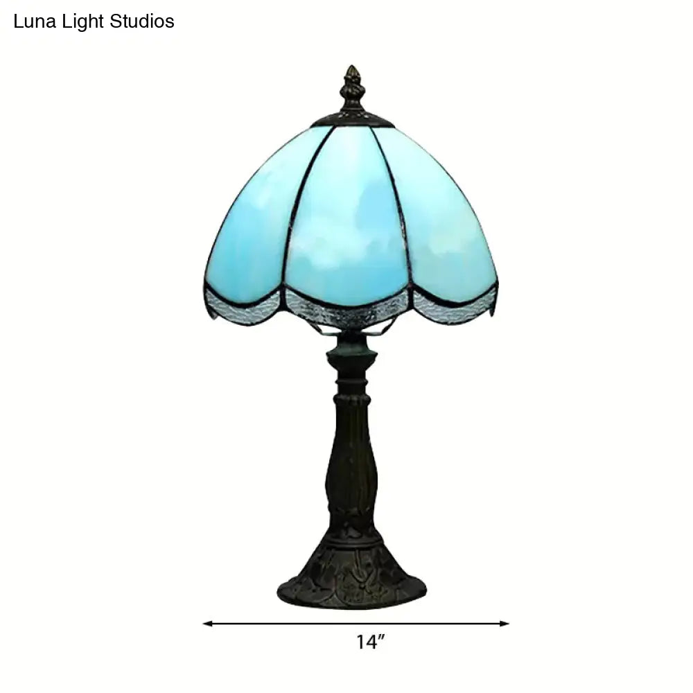 Scalloped Table Lighting: Traditional 1-Light Stained Glass Indoor Fixture In Blue/White