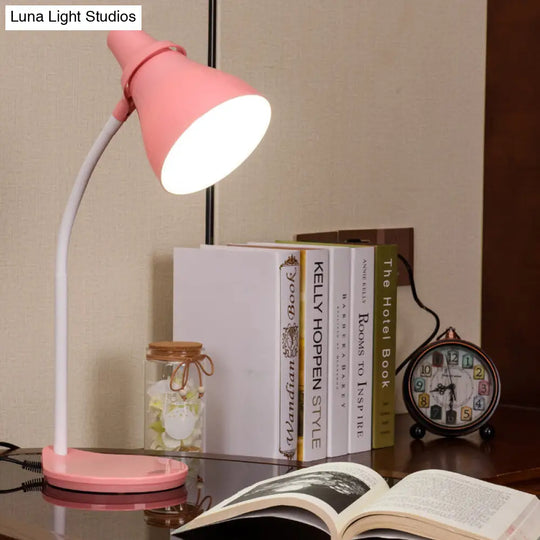 Bendable Reading Lamp: Horn Shade Macaron Iron Pink/Green 1-Head Desk Light With On/Off Switch Pink