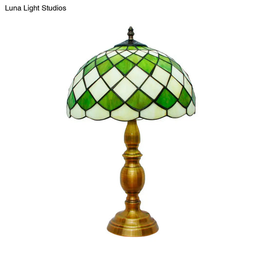 Scarlett - Classic Single Bulb Dome Nightstand Lamp Green Hand Cut Glass Desk Light With Grid