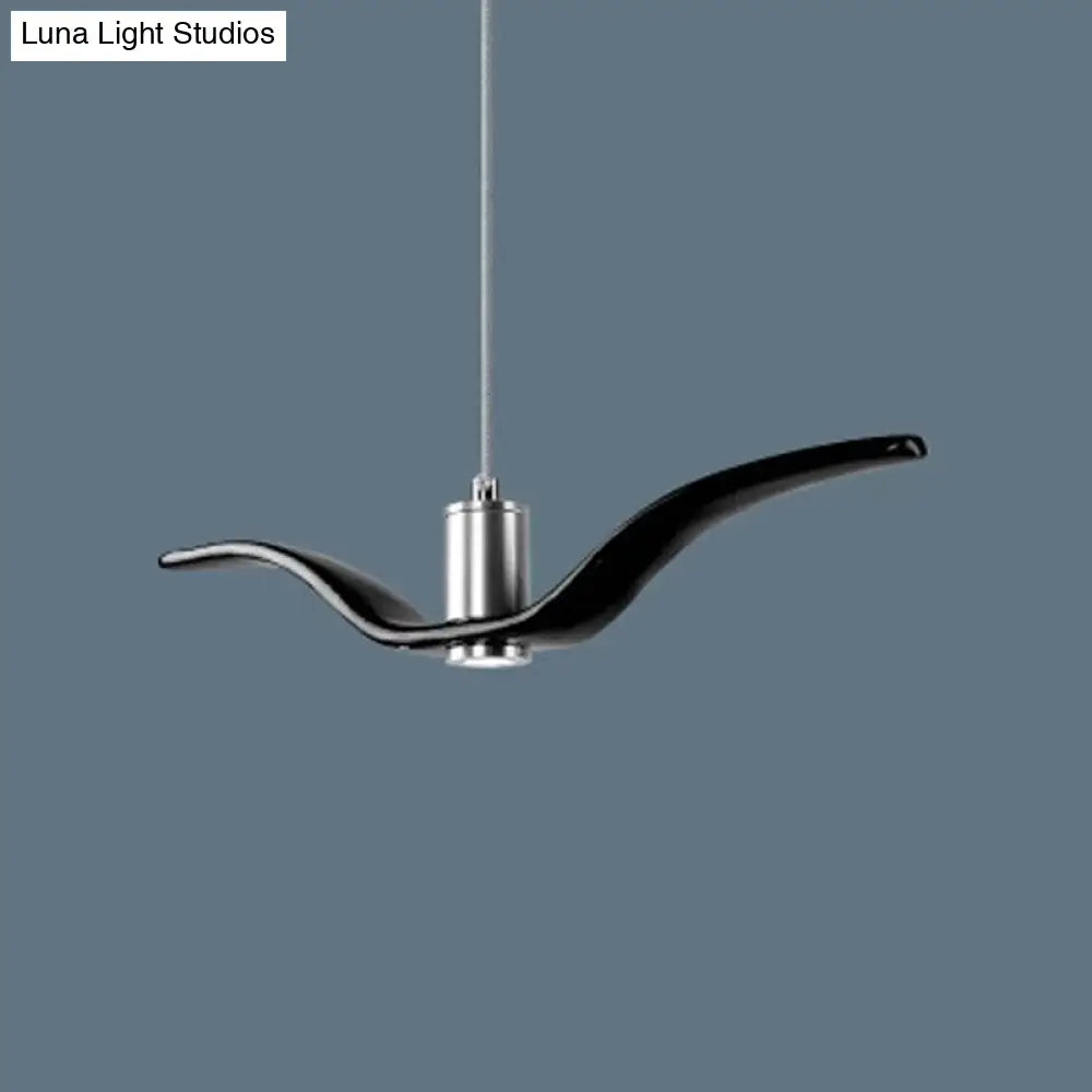 Seagull Resin Suspension Pendant Ceiling Light: Artistic Single-Bulb Fixture For Restaurants