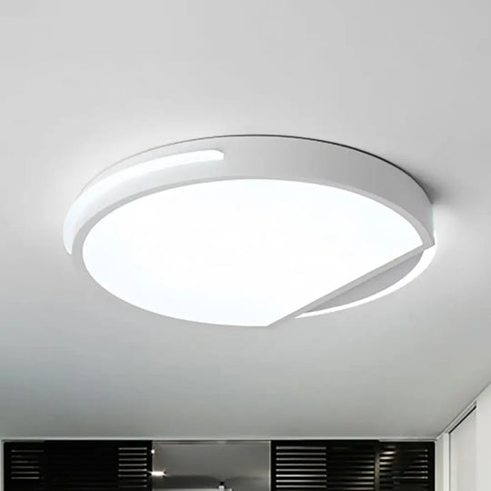 Simple Metal Flushmount Ceiling Light In Warm/White: 16’/19.5’ Wide Round Design White / 16’