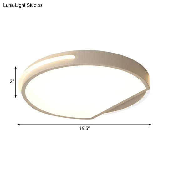 Simple Metal Flushmount Ceiling Light In Warm/White: 16/19.5 Wide Round Design