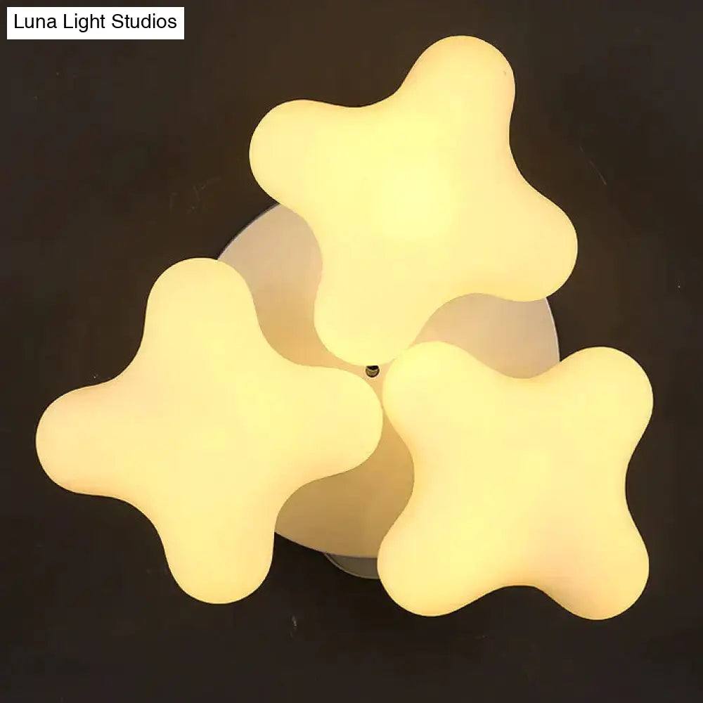 Simple Modern Clover Lamp Nordic Warm Ceiling Three Heads