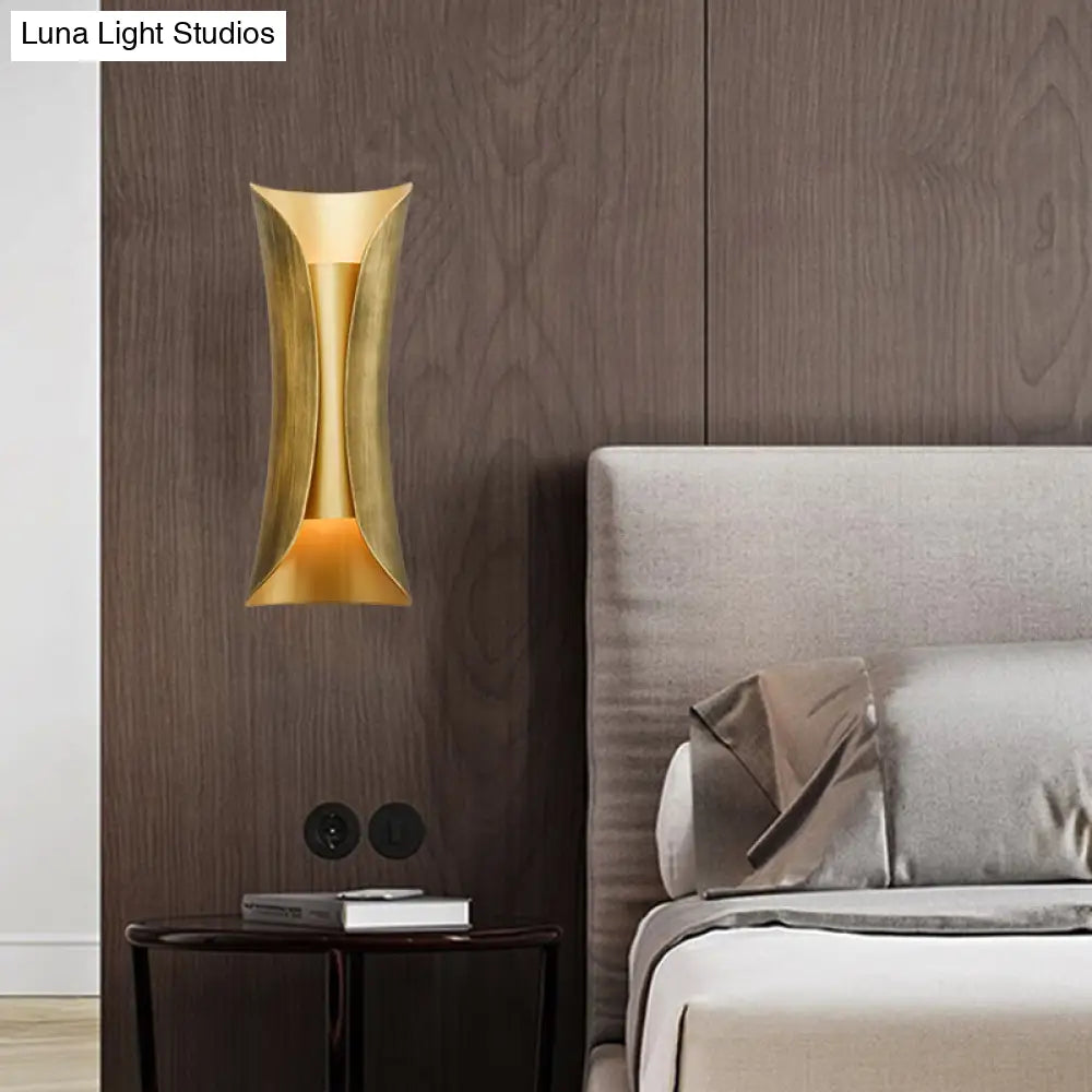 Simplicity Curled Metal Wall Mount Sconce With Dual Heads 13/21/30 H Brass/Gold/Natural Wood Finish