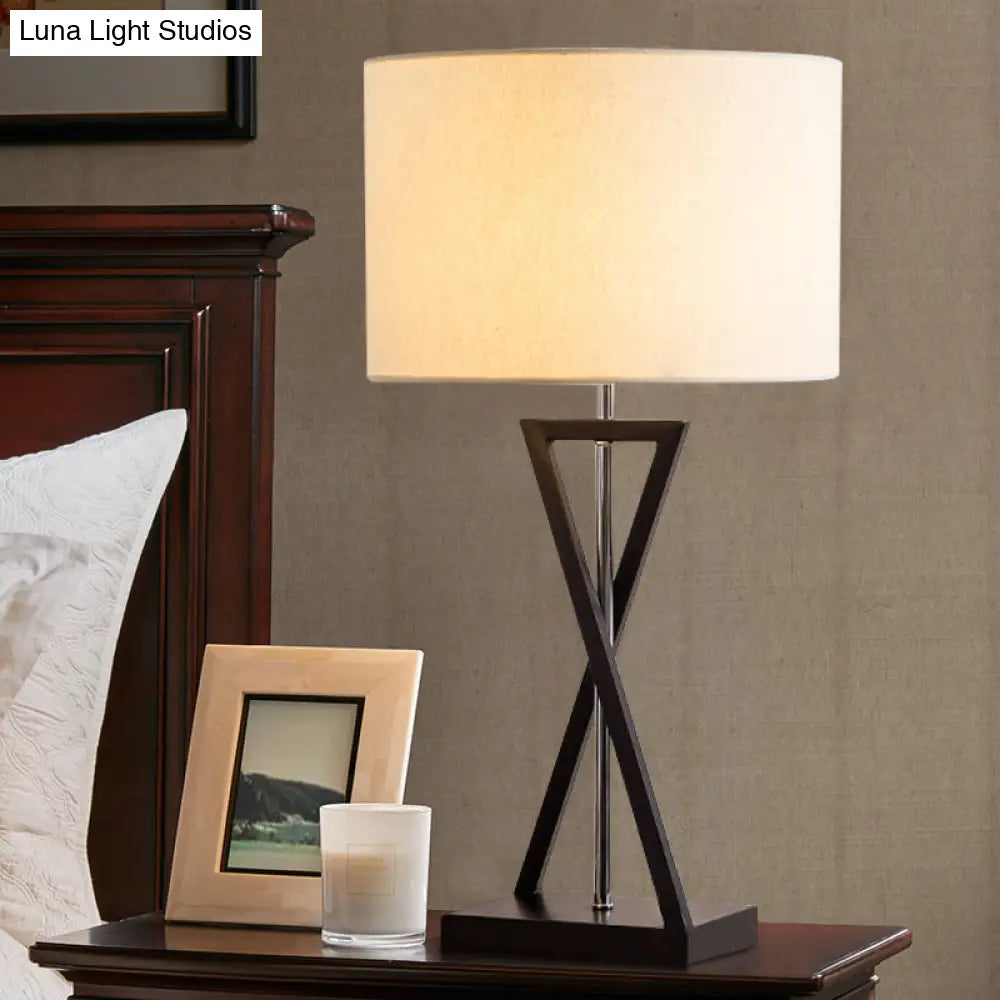 Simplicity Fabric Drum Nightstand Lamp: 1-Light Bedside Table Light In White