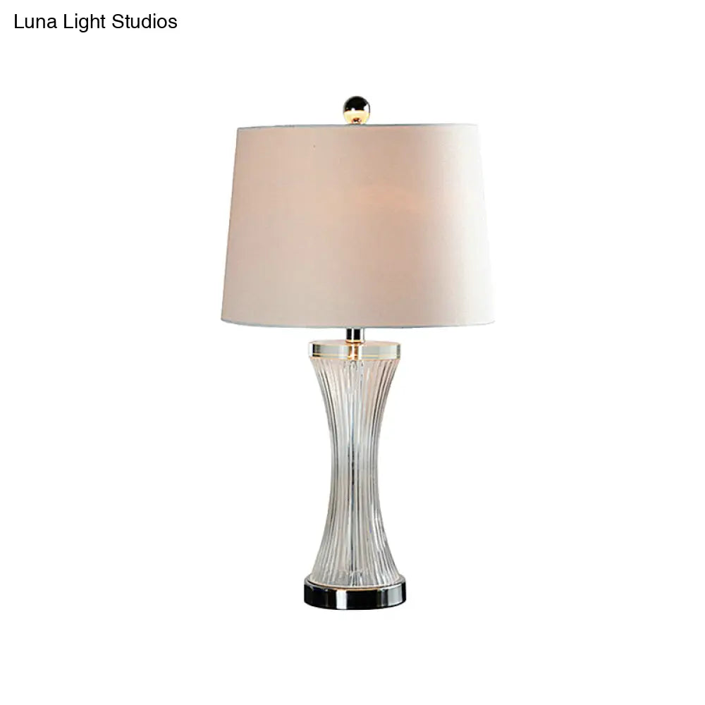 Sleek 1-Head Living Room Table Lamp In Simplicity White/Black With Barrel Fabric Shade