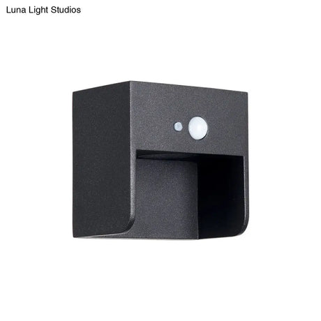 Sleek Metal Black Solar Wall Lamp - Stylish Pathway Lighting