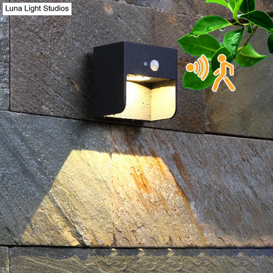 Sleek Metal Black Solar Wall Lamp - Stylish Pathway Lighting