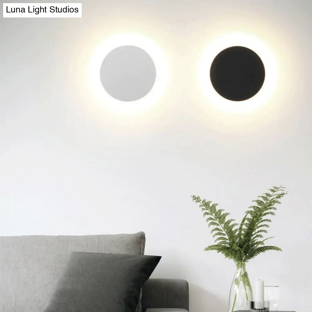 Sleek Round Led Wall Sconce Light Fixture With Simplistic Metallic Design In Black/White 6/8 Width