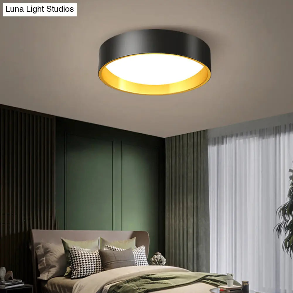 Sleek Round Metal Flush Mount Led Ceiling Light With Acrylic Diffuser For Bedrooms