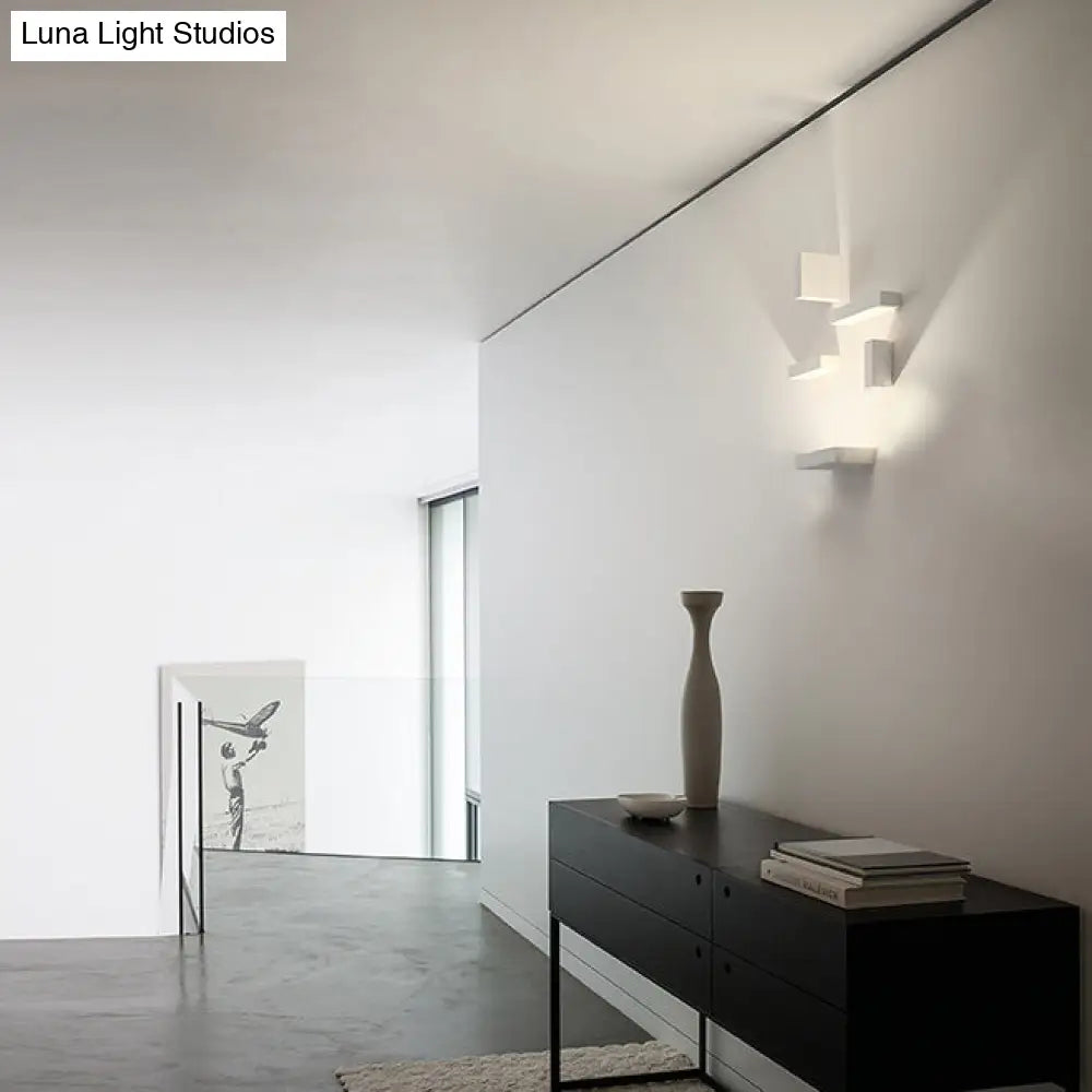 Sleek White Wall Washer Light: Simplistic Metallic Sconce For Stairway Illumination