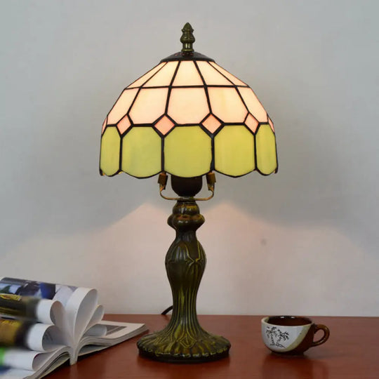 Stained Art Glass Dome Table Lamp - Unique Nightstand Lighting For Living Room Décor Green