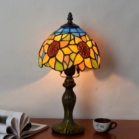 Stained Art Glass Dome Table Lamp - Unique Nightstand Lighting For Living Room Décor Light Yellow