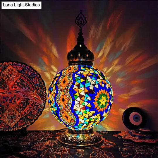 Stained Art Glass Table Lamp - Traditional Globe Style With White/Red/Yellow Colors For Bedroom