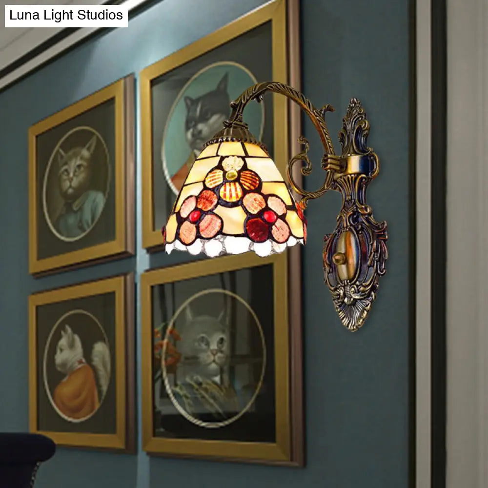 Stained Glass 1-Light Wall Sconce In Antique Brass With Bowl Shape And Flower Pattern