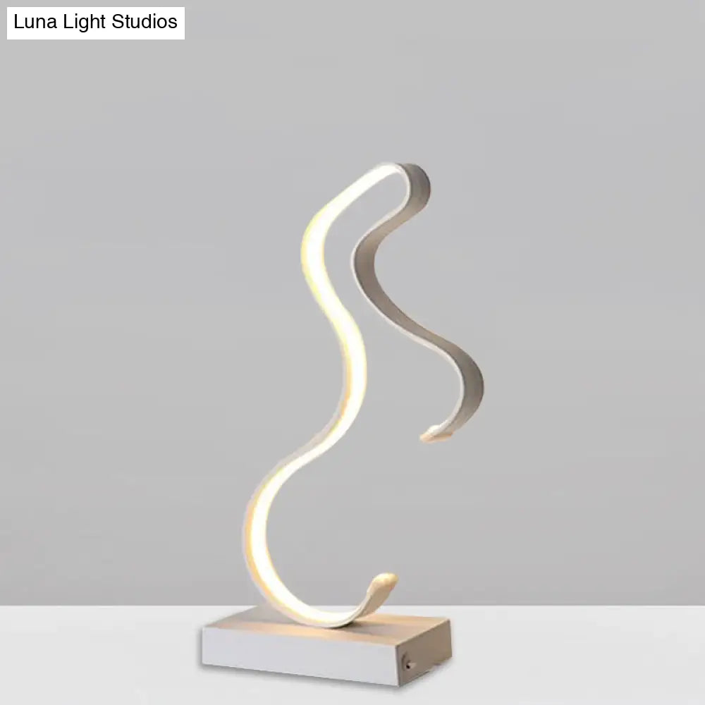 Streamlined Led Horse Profile Desk Lamp - Modern Metal Nightstand Light In Black/White/Gold