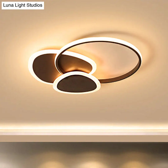 Stylish Flaky Triangle Ceiling Light: Modern Acrylic Led Flush Mount Lamp (16/18 W) In White/Coffee