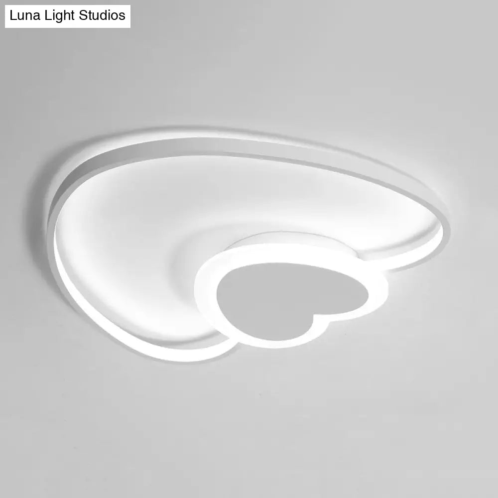 Stylish White Heart-Shaped Ceiling Lamp For Modern Dining Rooms