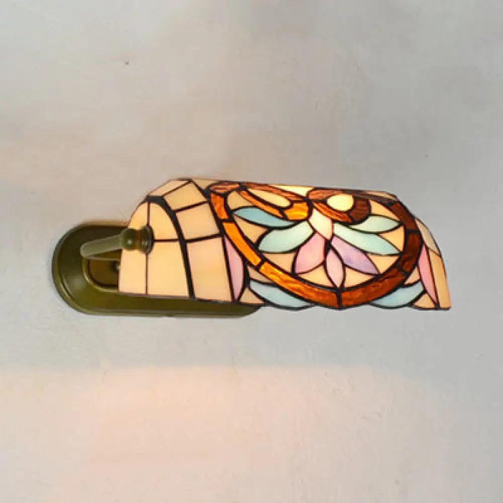 Tiffany Banker Wall Light With Pull Chain - Stained Glass Mount Fixture Flower Pattern In Beige /