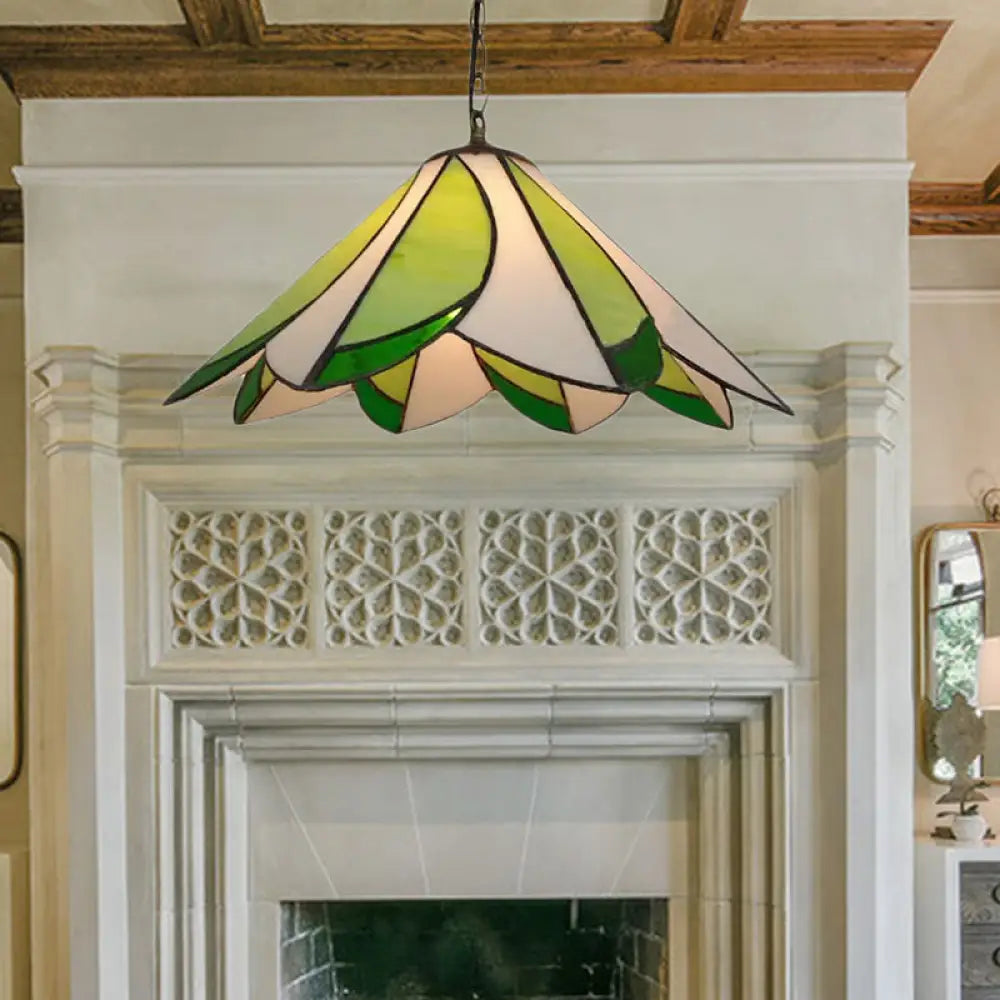 Tiffany-Style Green Stained Glass Pendant Light With Bloom Design