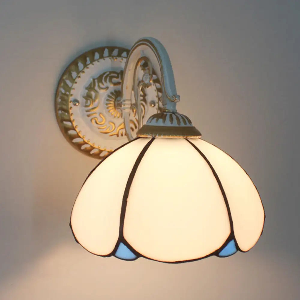 Tiffany Style Handcrafted Glass Wall Sconce For Living Room - Scalloped Light White / Flower