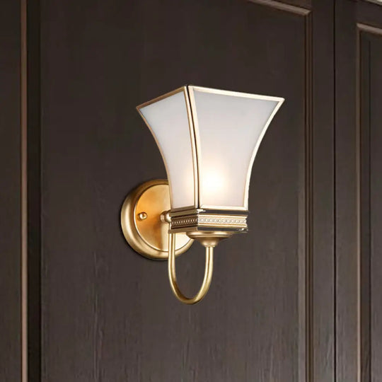 Traditional Bell Metal Wall Sconce With Brass Finish - Elegant Living Room Lighting Fixture 1 /