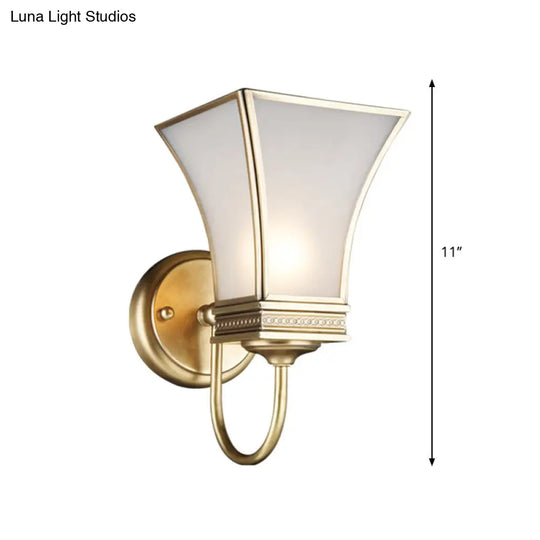 Traditional Bell Metal Wall Sconce With Brass Finish - Elegant Living Room Lighting Fixture