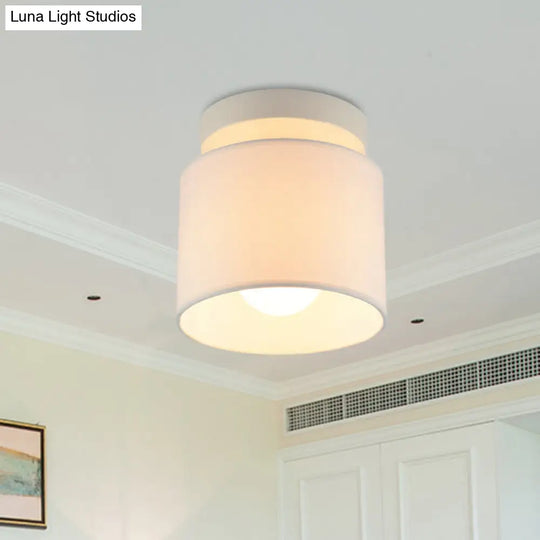 Traditional Black/White Flush Ceiling Mount Light Fixture For Corridor White / Round
