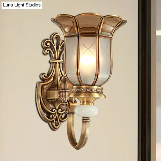 Traditional Brass Flower Metal Wall Sconce - Living Room Lighting Fixture (1/2-Bulb)