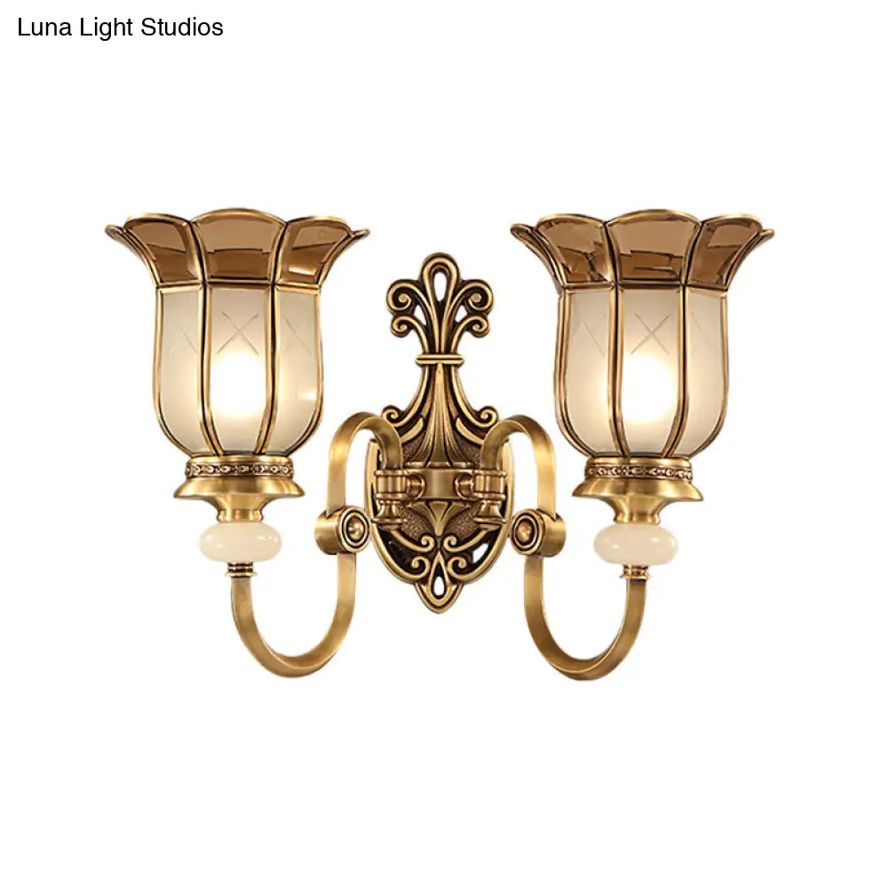 Traditional Brass Flower Metal Wall Sconce - Living Room Lighting Fixture (1/2-Bulb)