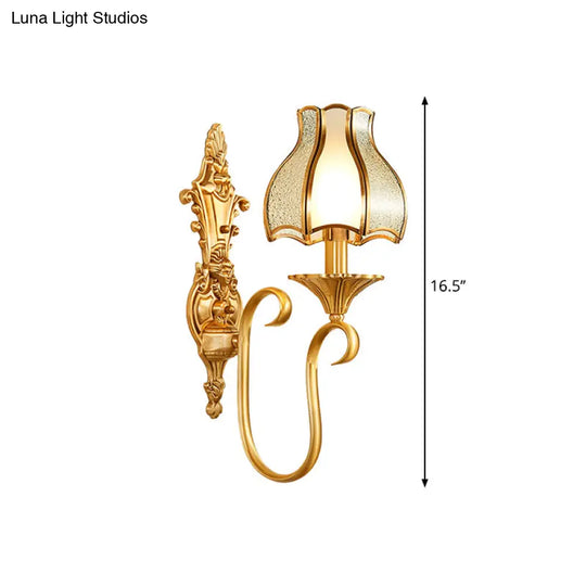 Traditional Brass Wall Sconce With Curvy Design - 1/2 Heads Ideal For Living Room