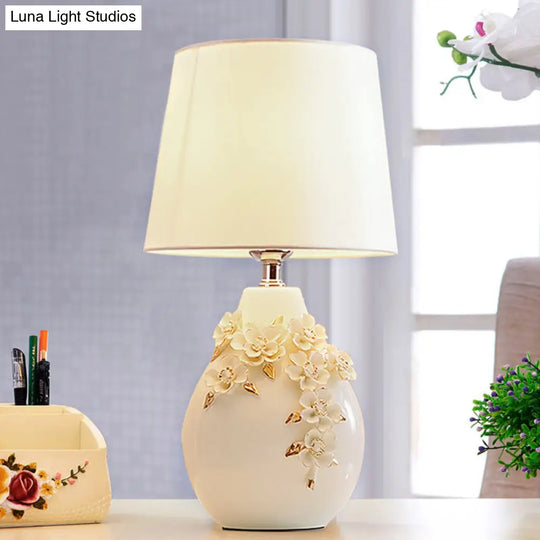 Traditional Ceramic White Table Lamp With Magnolia Embellished Vase Single Night Light Shade 18/19.5