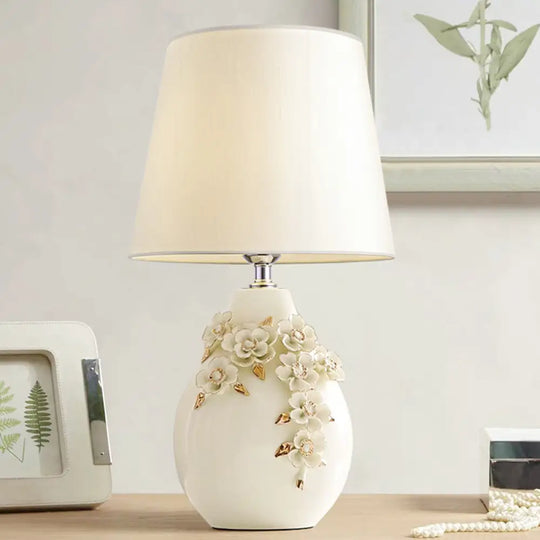 Traditional Ceramic White Table Lamp With Magnolia Embellished Vase Single Night Light Shade 18/19.5