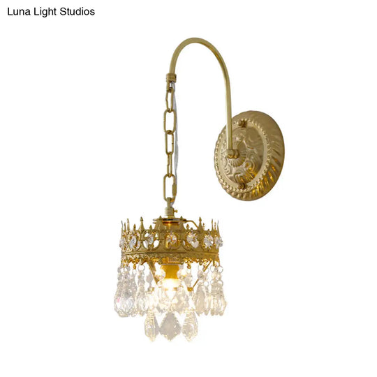 Traditional Crown Wall Light Sconce - Metallic One-Light Lamp For Living Room In Brass/Black With