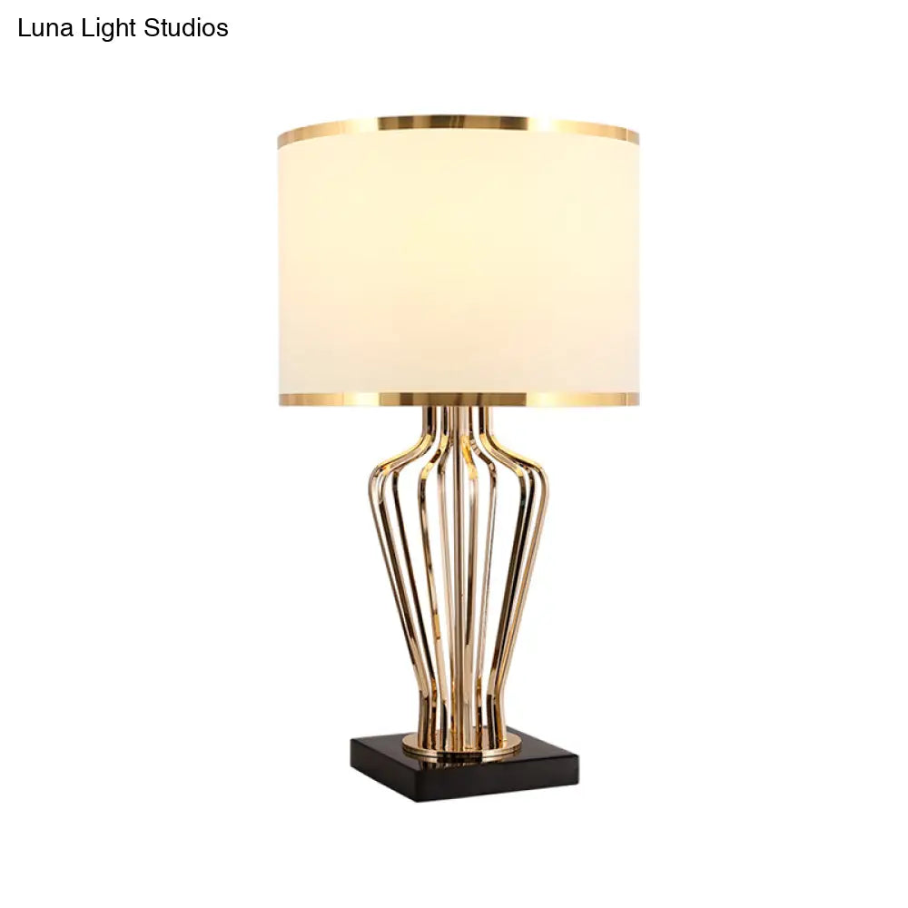 Traditional Single Brass Table Light With Drum Shade For Living Room Nightstand