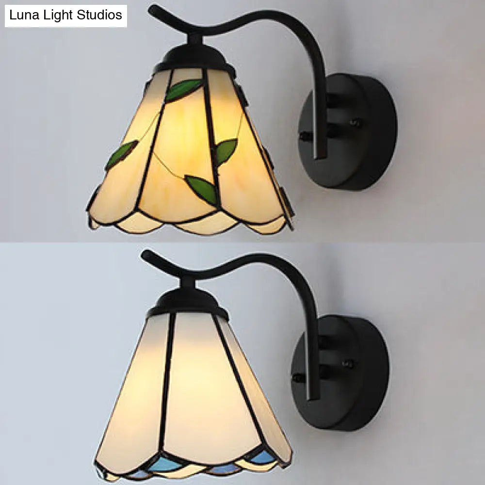 Traditional Tiffany Wall Lamp: Conical Sconce Lighting With Black Curved Arm In White/Beige -