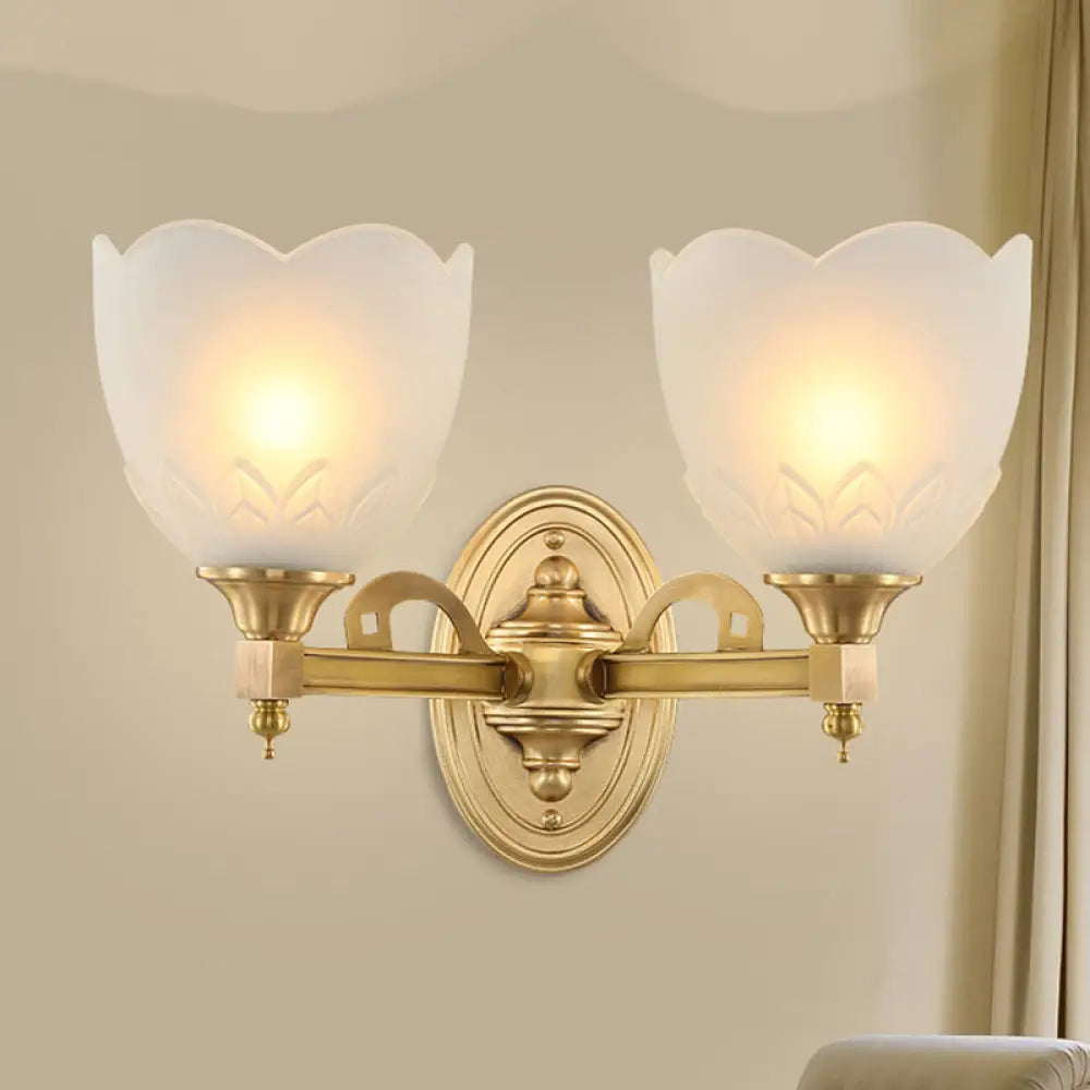 Traditional Wall Sconce With Frosted Glass And Gold Finish 2 /