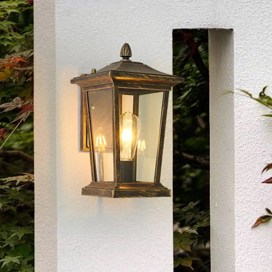 Traditional Wall Sconce With Pavilion Glass Shade In Black/Brass Brass / A