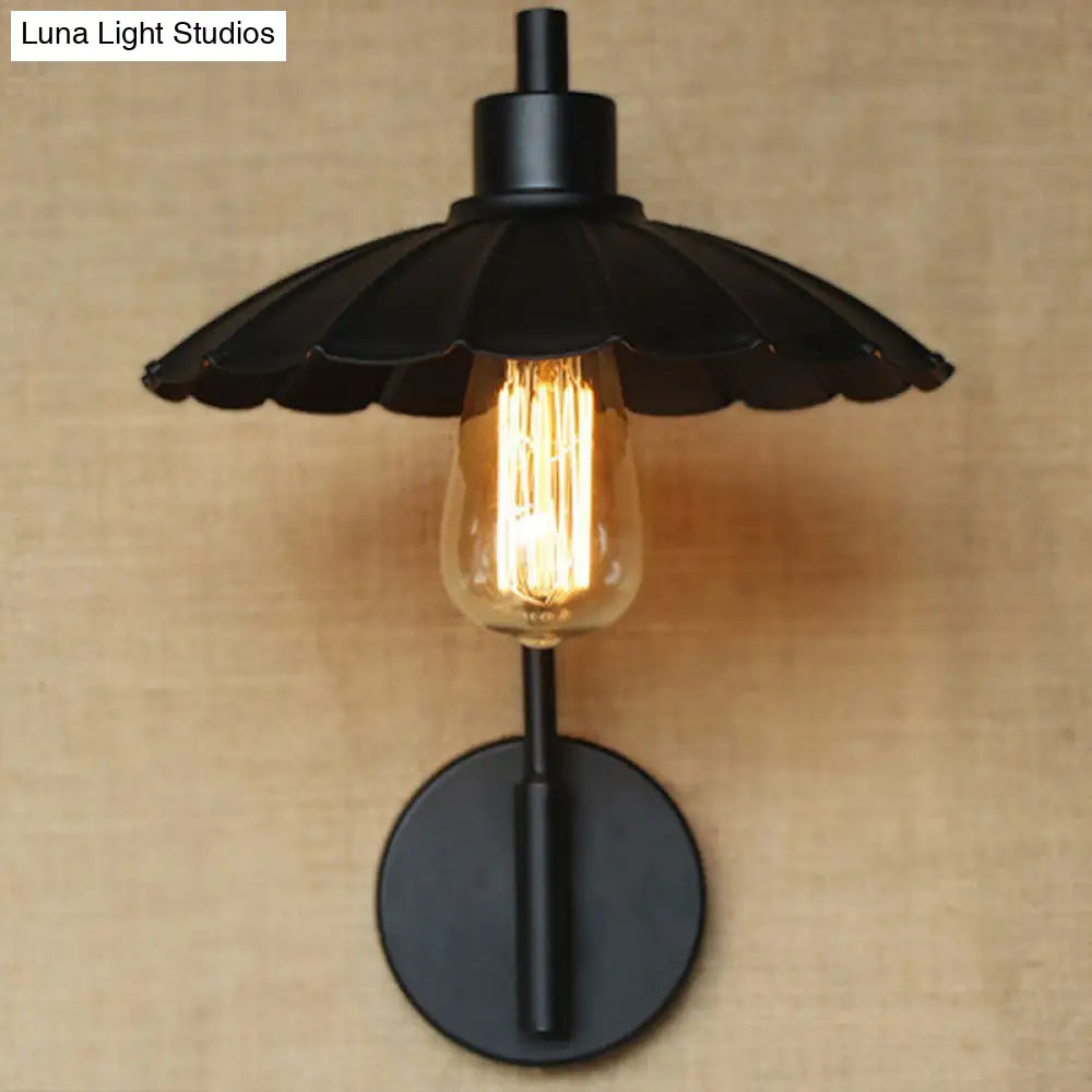 Vintage Style Scalloped Bedside Sconce Wall Lamp With Metallic Texture - 1 Light In Black/Rust And