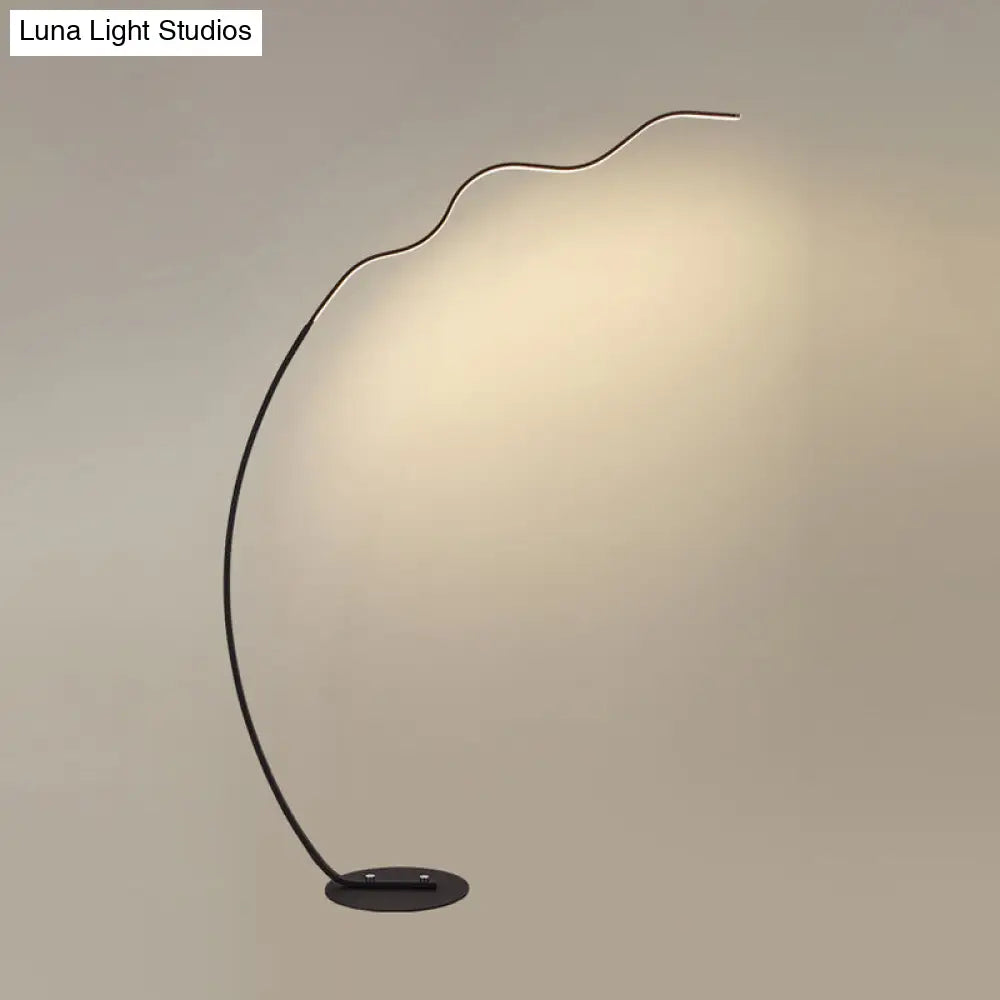 Wave-Shaped Led Metal Standing Lamp With Warm/White Light - Contemporary Floor Lighting