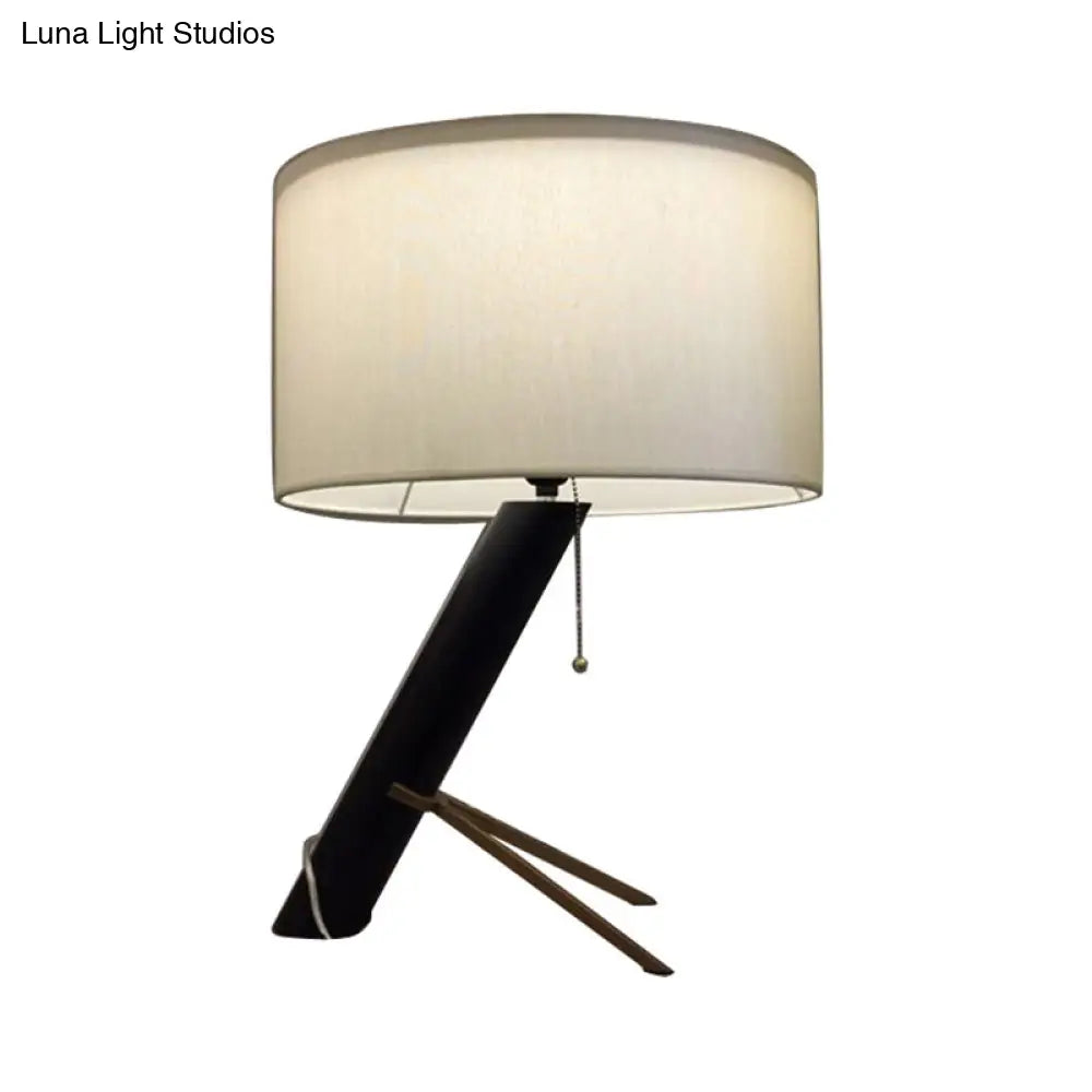 White Fabric Drum Night Table Lamp: Traditional Bedroom Lighting With 1 Light