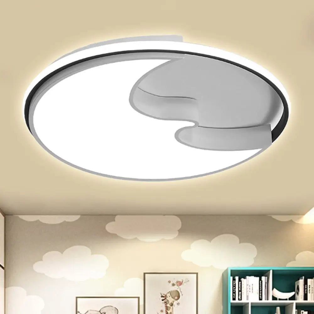 White Study Room Flush Ceiling Light With Simplistic Crescent Acrylic Lamp / 18’ Warm