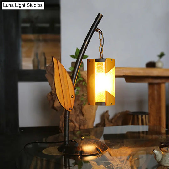 Yellow Crackle Glass Farm Style Desk Lamp