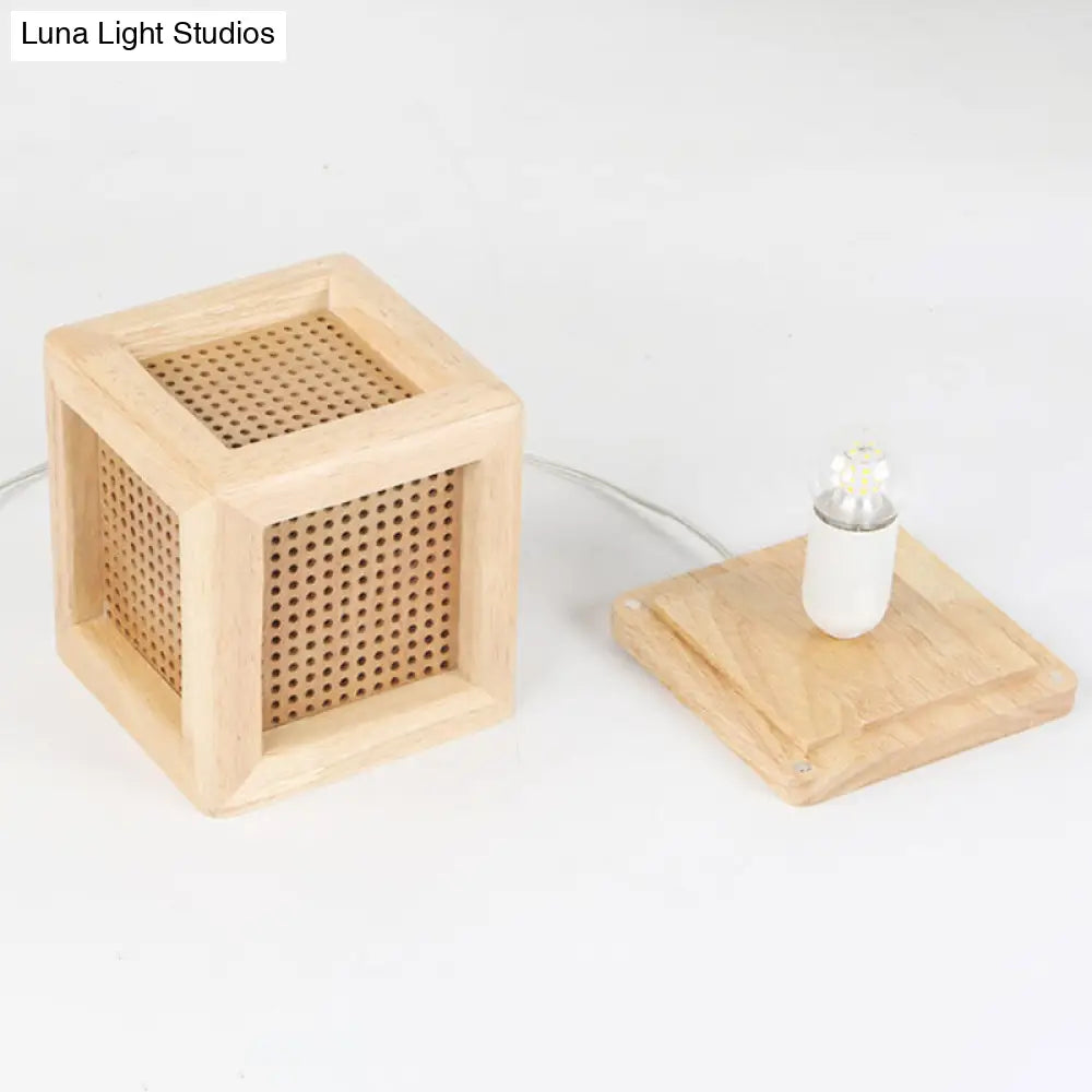 Zoé - Minimalist Cube Box Bedside Mini Night Lamp Wooden 1 Head Nordic Table Light With Pierced