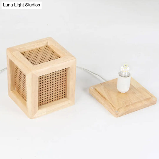 Zoé - Minimalist Cube Box Bedside Mini Night Lamp Wooden 1 Head Nordic Table Light With Pierced