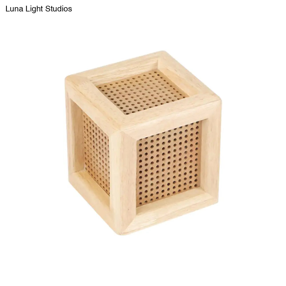 Zoé - Minimalist Cube Box Bedside Mini Night Lamp Wooden 1 Head Nordic Table Light With Pierced