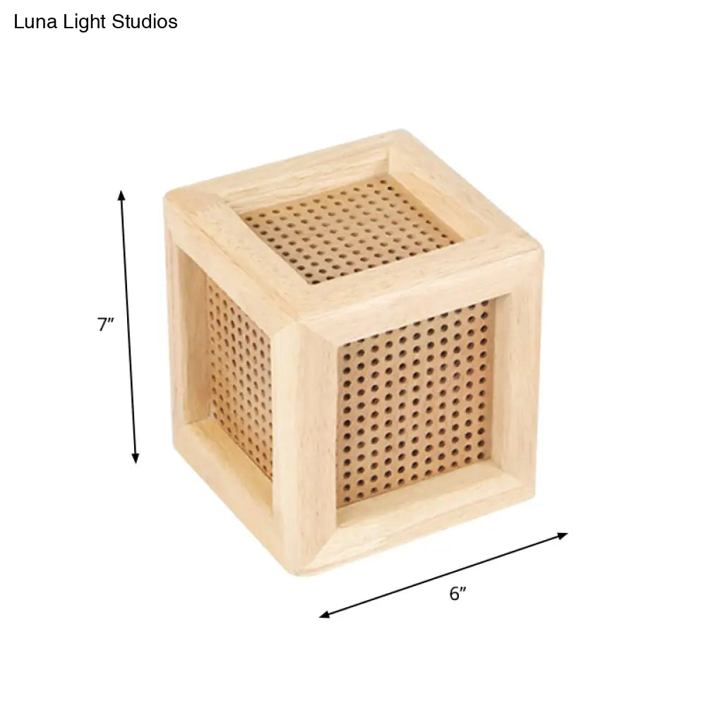 Zoé - Minimalist Cube Box Bedside Mini Night Lamp Wooden 1 Head Nordic Table Light With Pierced