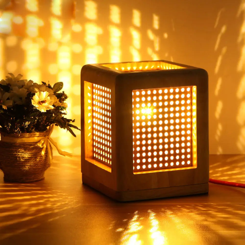 Zoé - Minimalist Cube Box Bedside Mini Night Lamp Wooden 1 Head Nordic Table Light With Pierced